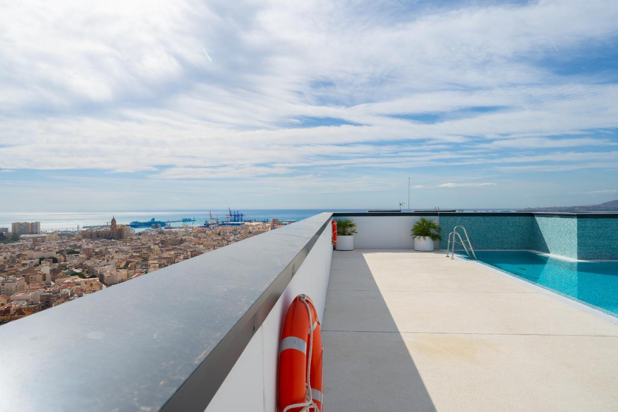 Appartamento Xpce Urban 3 Malaga Skyline - Parking Free Esterno foto