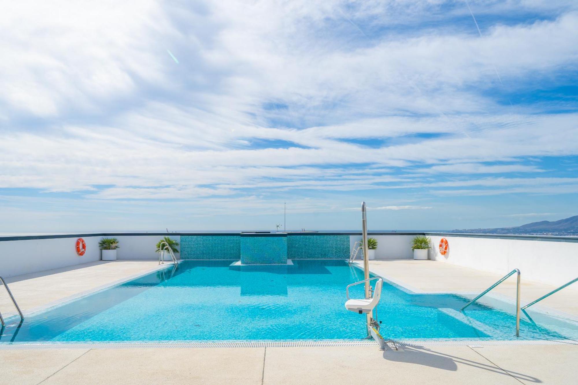 Appartamento Xpce Urban 3 Malaga Skyline - Parking Free Esterno foto